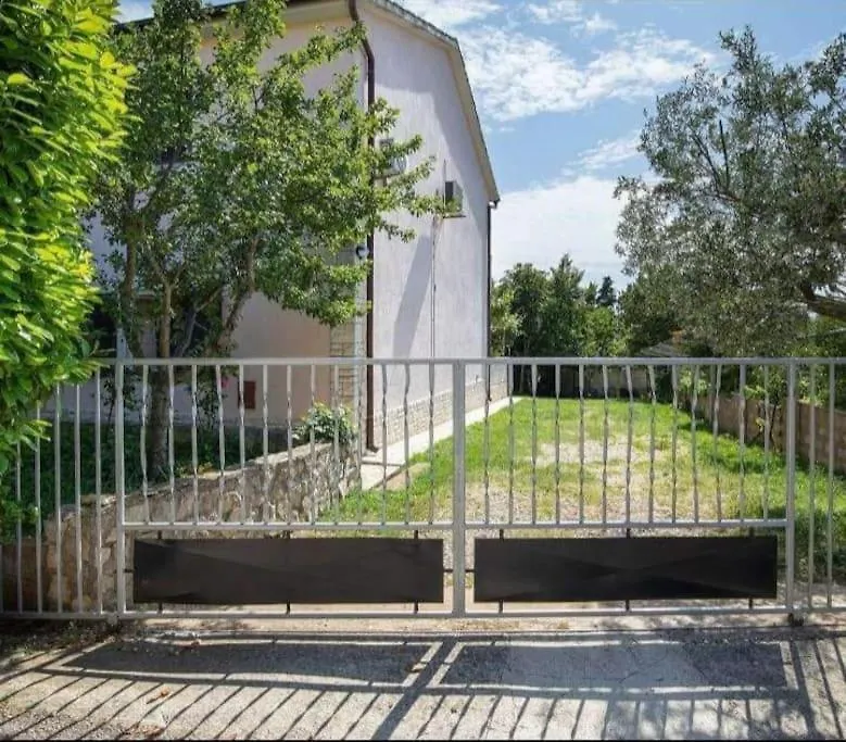 Apartment Gorgeous 2+1 Room Appartement With Private Parking Medulin